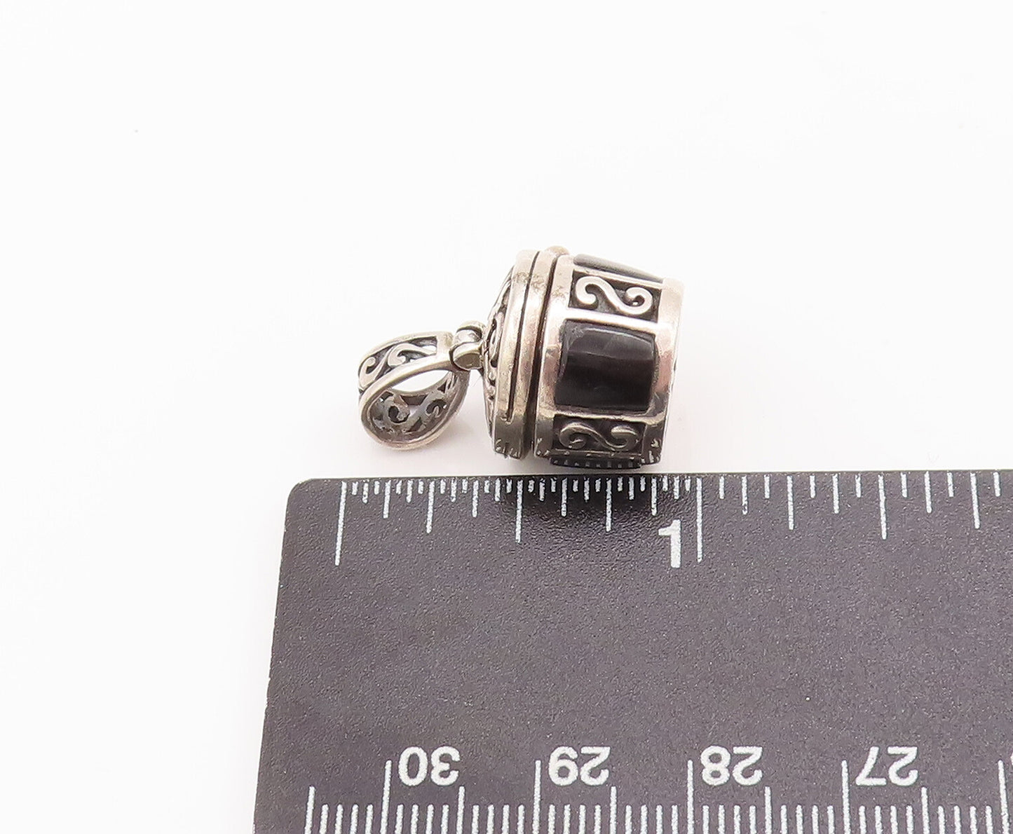 925 Sterling Silver Vintage Pendant Swirly Carved Onyx Box Charm (OPENS) PT22884