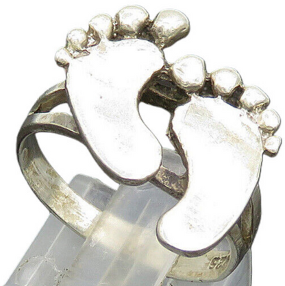 925 Sterling Silver  Vintage Shiny Footprints Motif Band Ring Sz 7  RG19899
