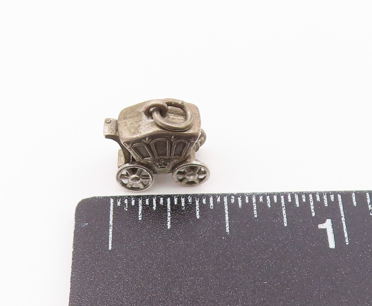 925 Sterling Silver  Vintage Petite Old Fashioned Carriage Pendant  PT18527