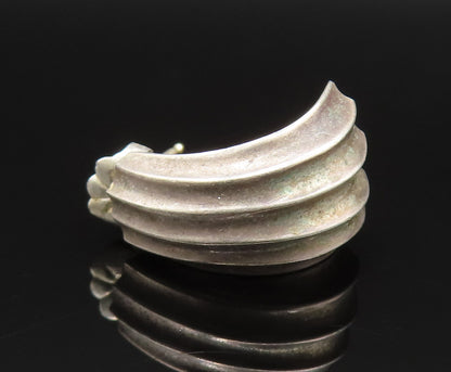 14K GOLD & 925 Silver  Vintage Minimalist Ribbed Curved Earrings  EG11836