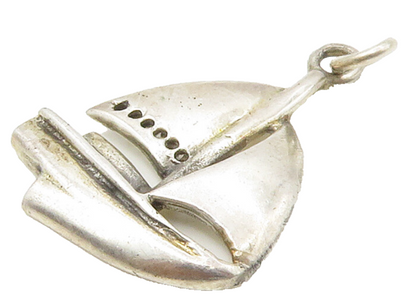 925 Sterling Silver  Vintage Shiny Petite Sail Boat Motif Pendant  PT13076