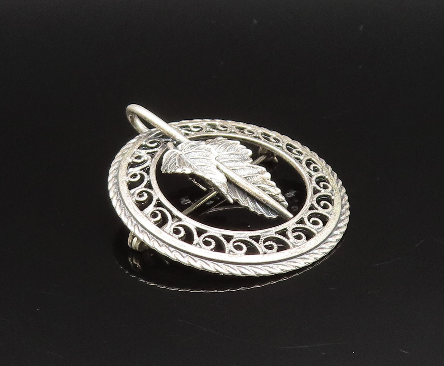 DANECRAFT 925 Silver  Vintage Antique Leaf & Swirl Border Brooch Pin  BP9593