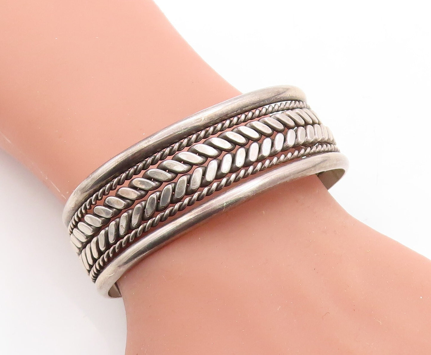 925 Sterling Silver  Vintage Dark Tone Wheat Twist Detail Cuff Bracelet BT2423