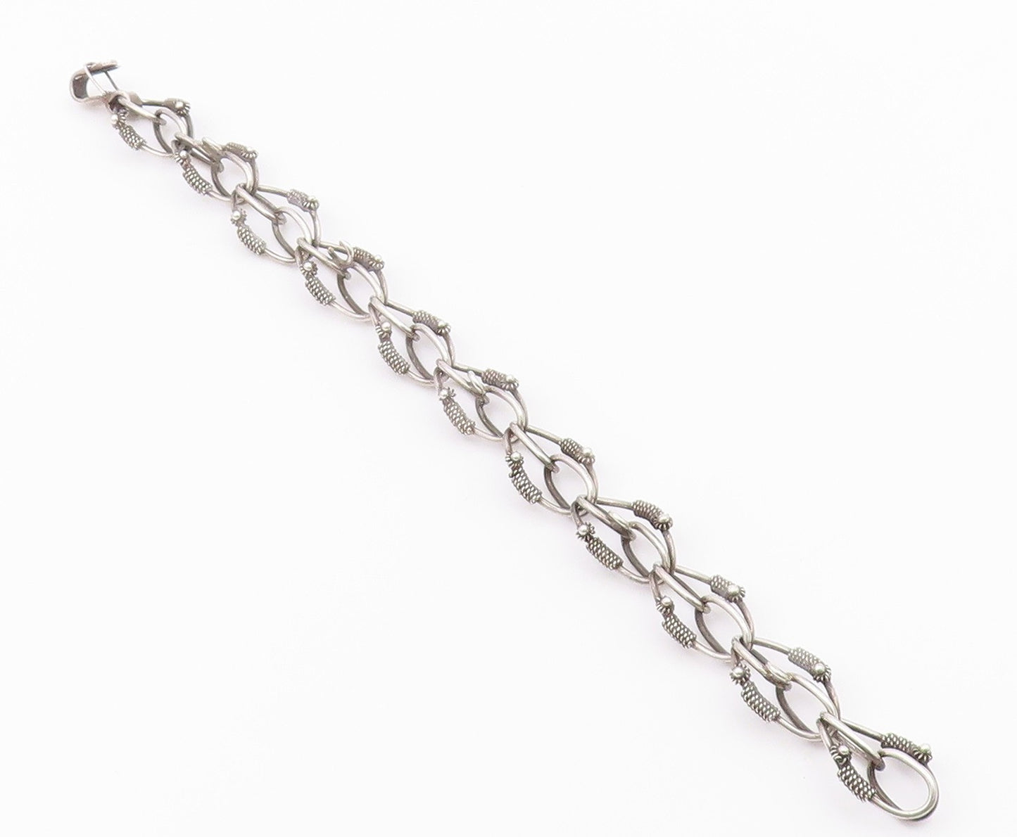 925 Silver Vintage Interlocking Rope Wrapped Twisted Circle Bracelet BT9545