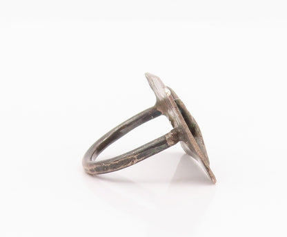 925 Sterling Silver Vintage Ring Dark Tone Minimalist Carved Fish  Sz 5  RG33084