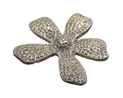 SILPADA 925 Silver  Vintage Dark Tone Hammered Flower Motif Pendant  PT19143