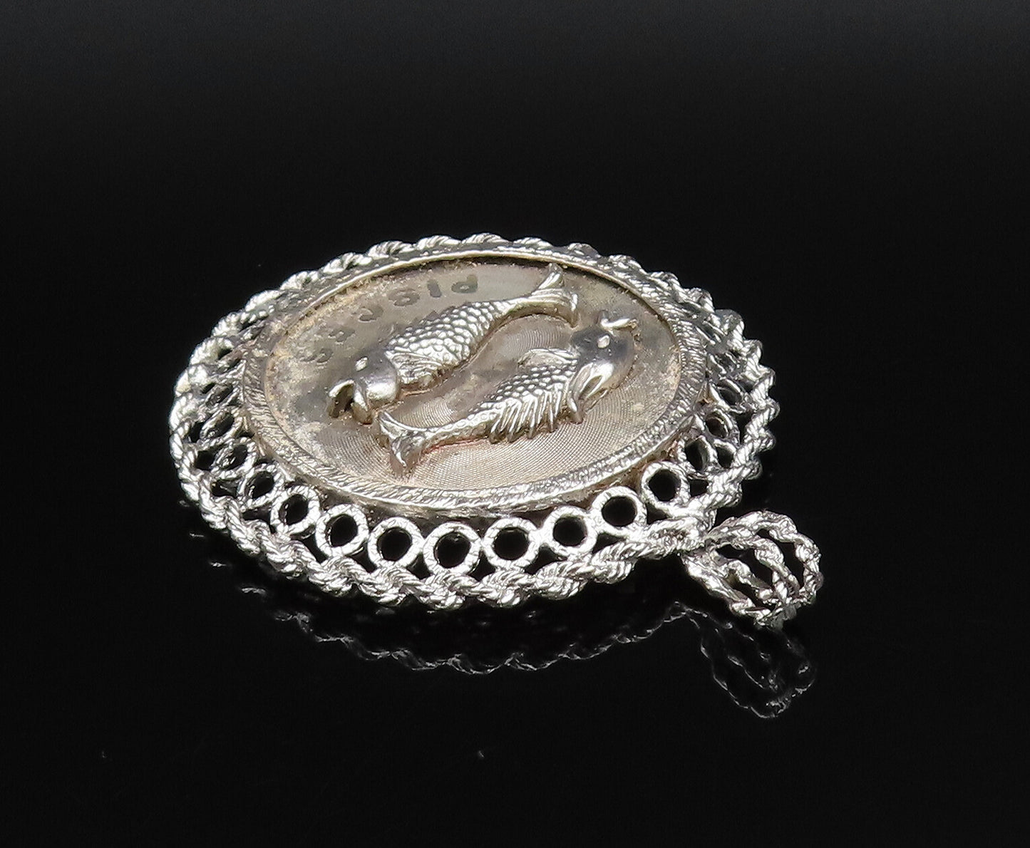 925 Sterling Silver  Vintage Openwork Pisces Fish Astrology Pendant  PT21852