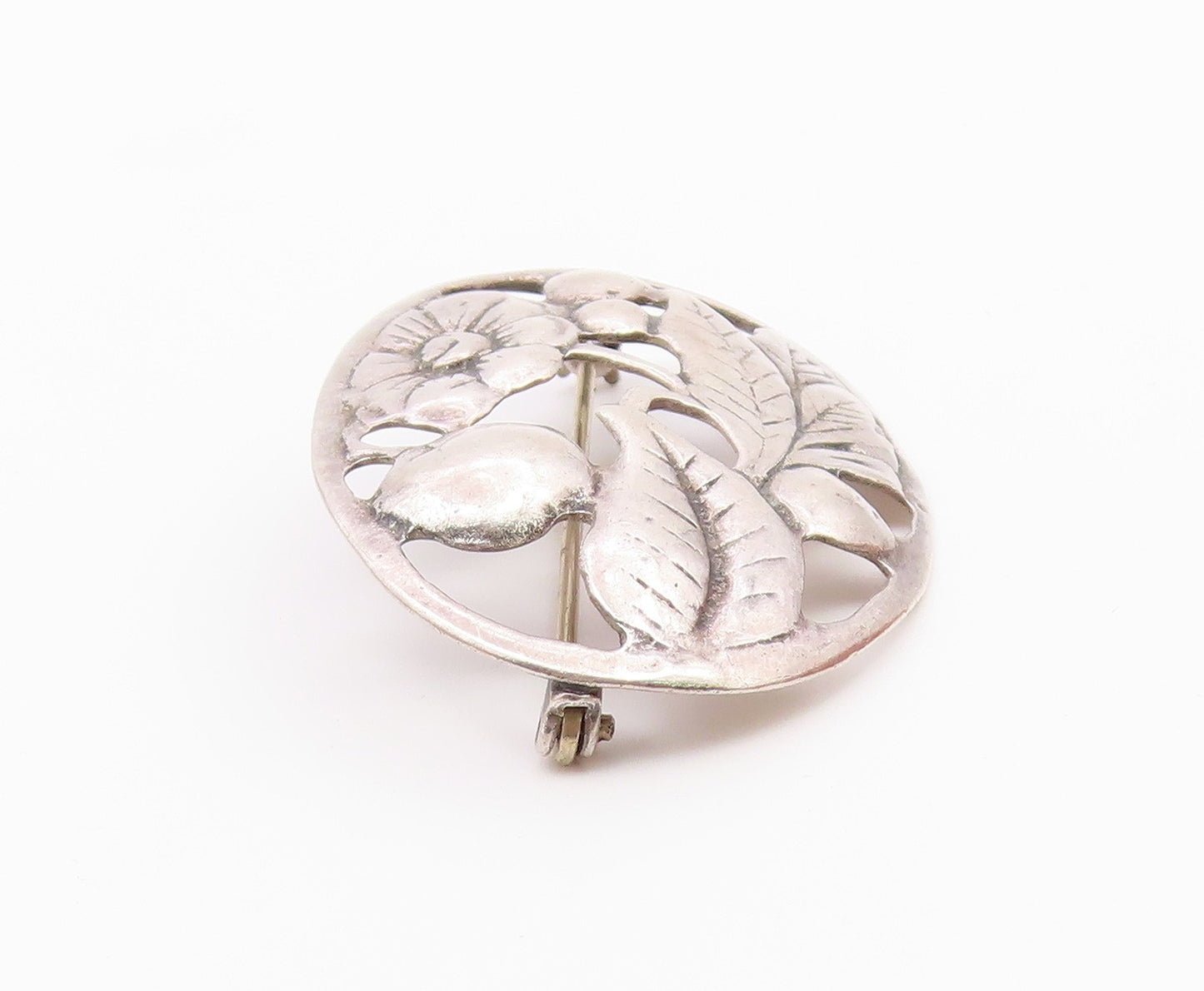 925 Sterling Silver  Vintage Shiny Floral Motif Oval Brooch Pin  BP8599