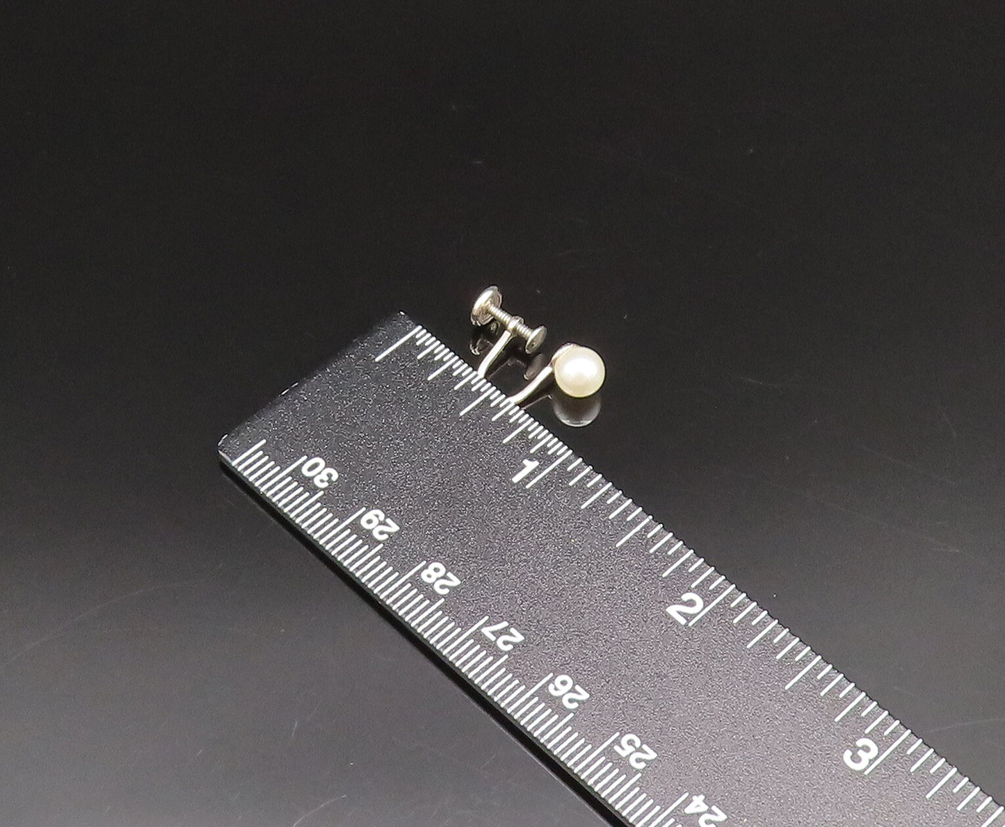925 Sterling Silver  Vintage Fresh Water Pearls Screw Back Earrings  EG11995