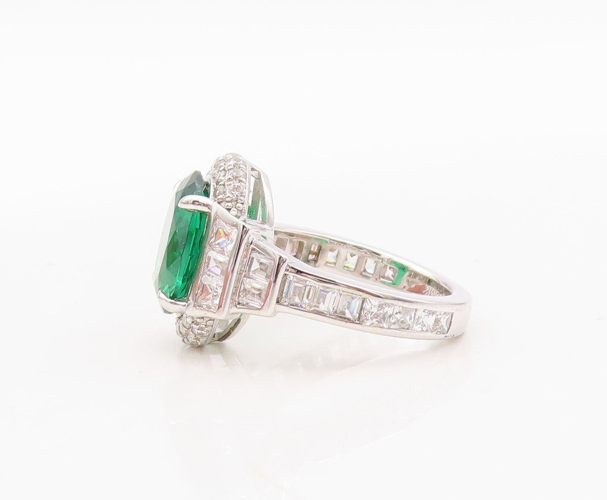 925 Sterling Silver Vintage Ring Designer Oval Green Halo White CZ  Sz 7 RG30005