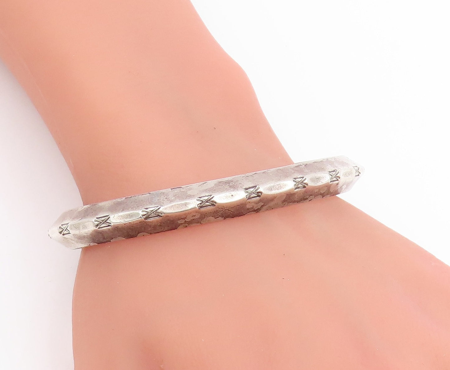 925 Sterling Silver Vintage Bracelet Modernist Solid Groove Narrow Cuff  BT11477