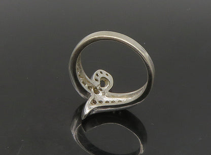 925 Sterling Silver  Vintage Shiny Topaz Ribbon Motif Band Ring Sz 7  RG23629