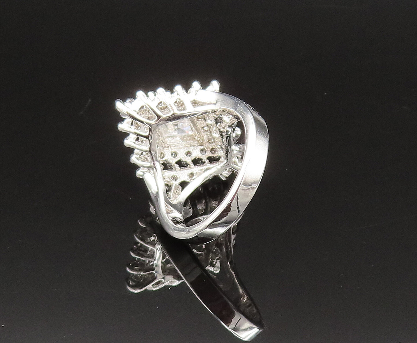 925 Silver  Vintage Diamond Shaped Cubic Zirconia Halo Ring Sz 7.5  RG25650