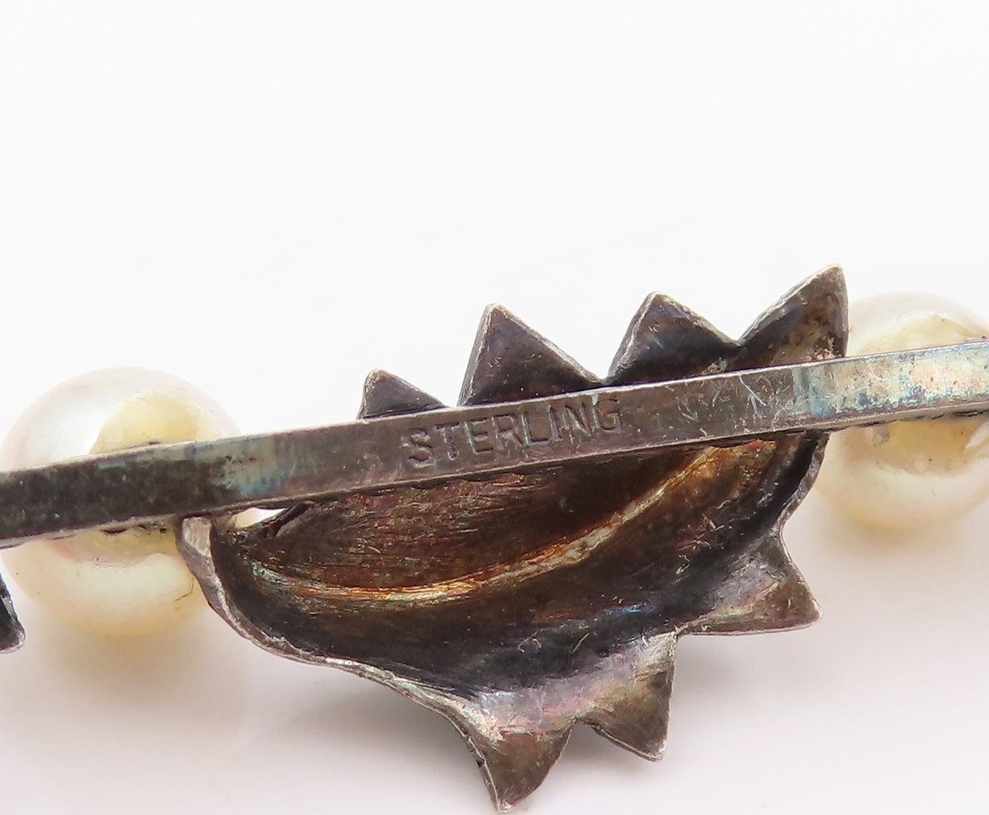 925 Sterling Silver Vintage Brooch Antique Leaved & Pearls Band  BP11717