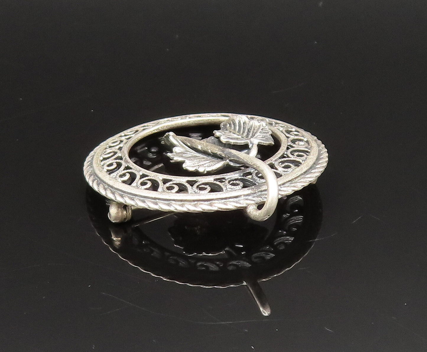 DANECRAFT 925 Silver  Vintage Antique Leaf & Swirl Border Brooch Pin  BP9593