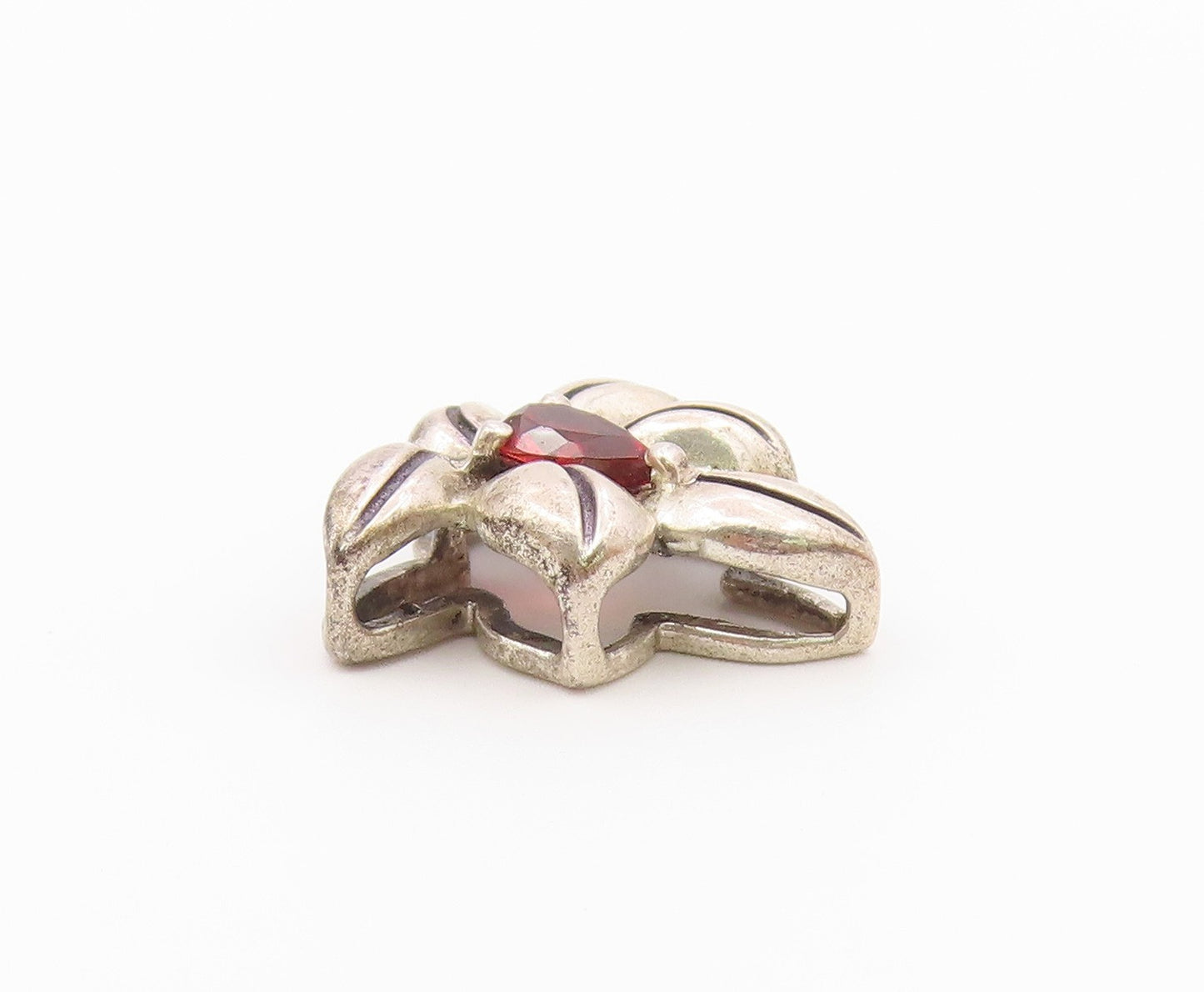 925 Sterling Silver  Vintage Garnet Floral Leaf Motif Pendant  PT16206