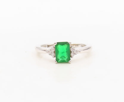 925 Sterling Silver Vintage Ring Rectangle Cut Green & White CZ  Sz 7 RG30515