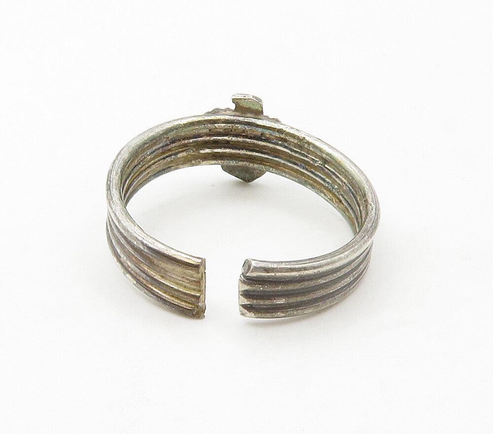 925 Sterling Silver  Vintage Dark Tone Floral Ribbed Band Ring Sz 6  RG16582
