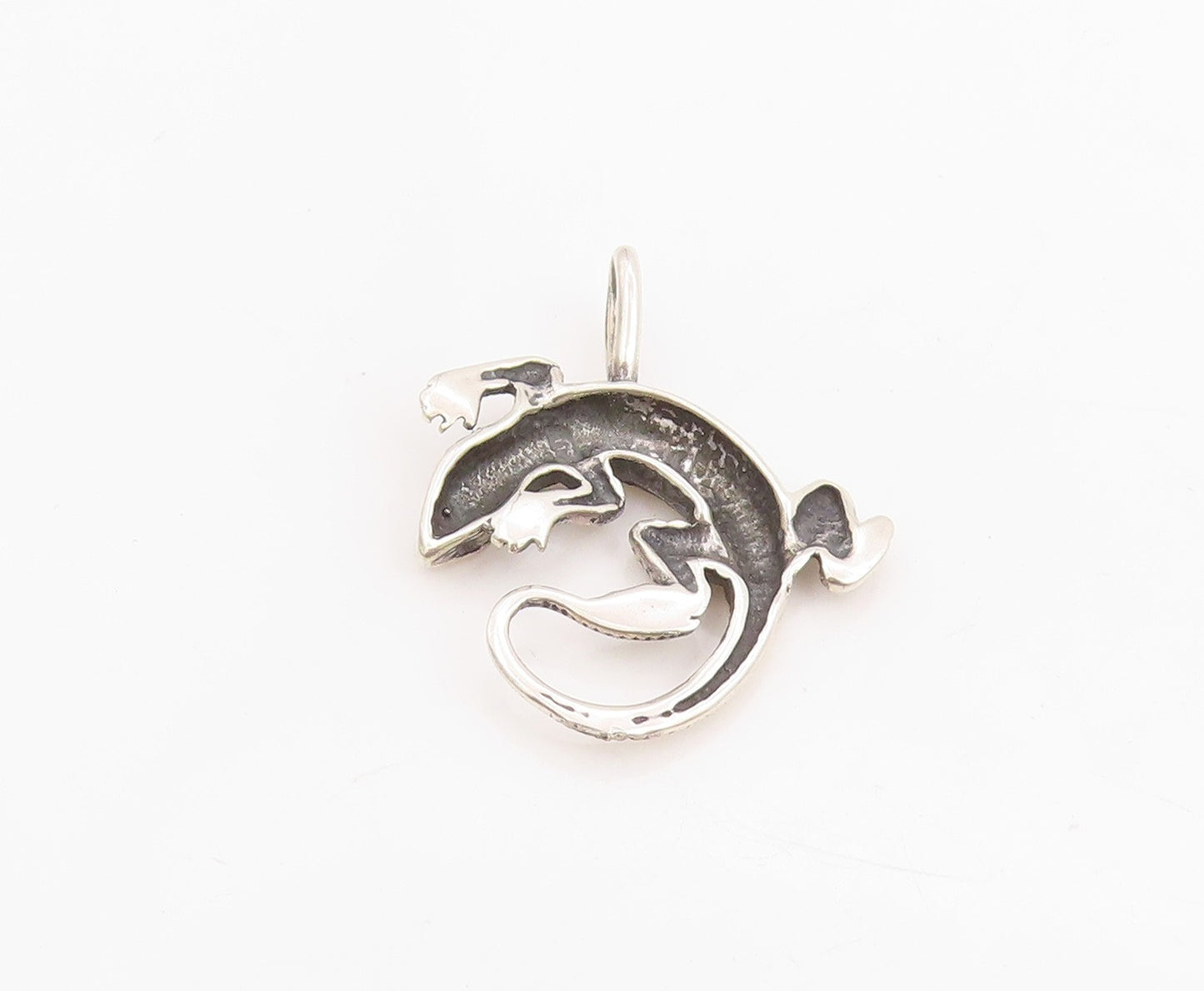 925 Sterling Silver Vintage Pendant Textured Gecko Lizard Reptile Charm  PT25237