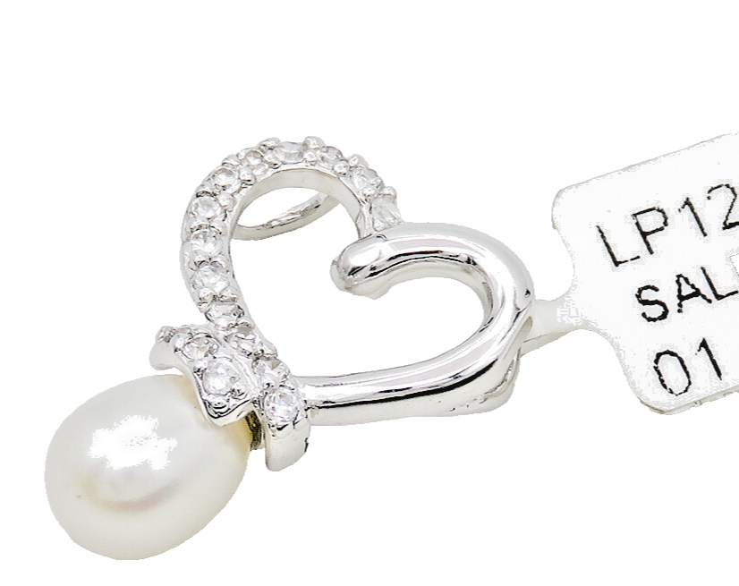 925 Sterling Silver  Freshwater Pearl & Topaz Love Heart Pendant  PT14069