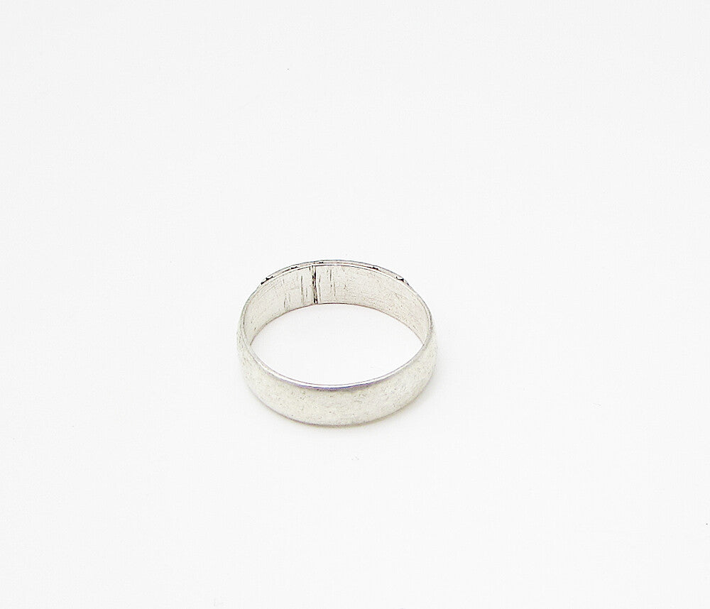 925 Sterling Silver  Vintage Pebbled Dome Band Ring Sz 7  RG2990