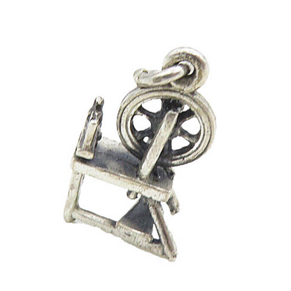 925 Sterling Silver  Vintage Old Fashioned Spinning Wheel Drop Pendant  PT6853