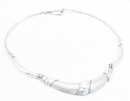 925 Sterling Silver  Vintage Shiny Hammered Detail Collar Necklace  NE1186