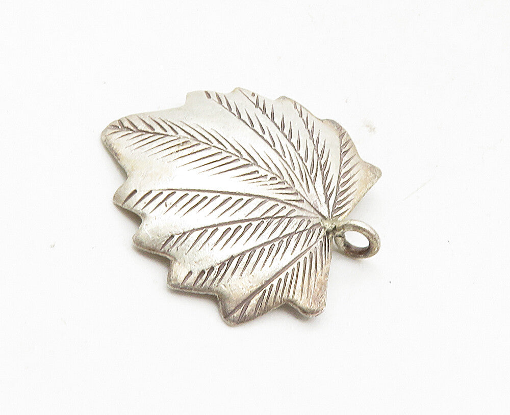 925 Sterling Silver  Vintage Floral Maple Leaf Etched Detail Pendant  PT7032