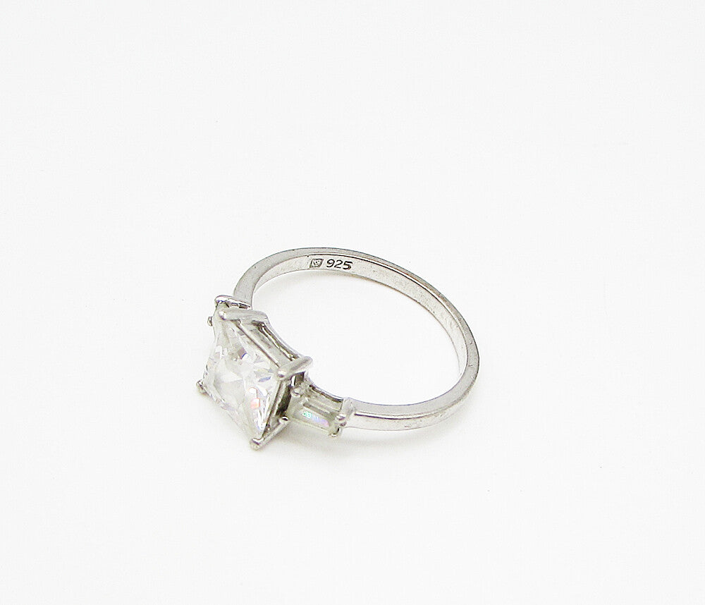 925 Sterling Silver  White Cubic Zirconia 3Stone Engagement Ring Sz 8  RG2969