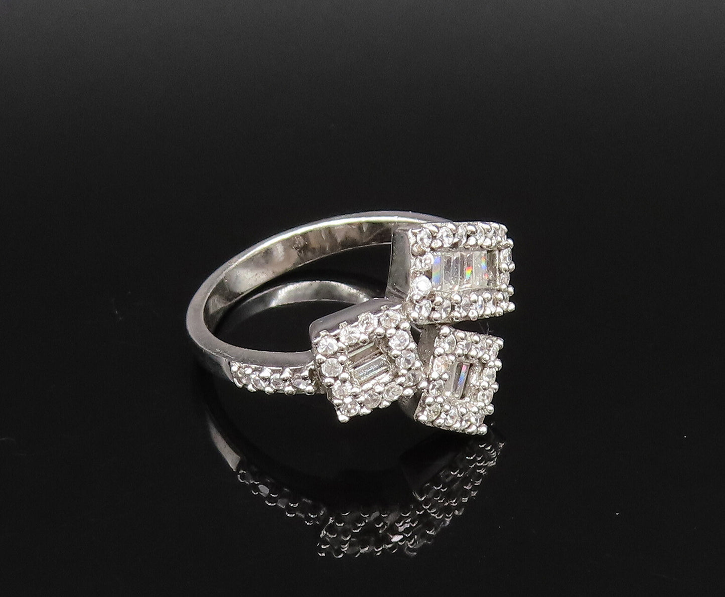 925 Silver  Vintage Beautiful Multi Stone White Topaz Ring Sz 7  RG25793