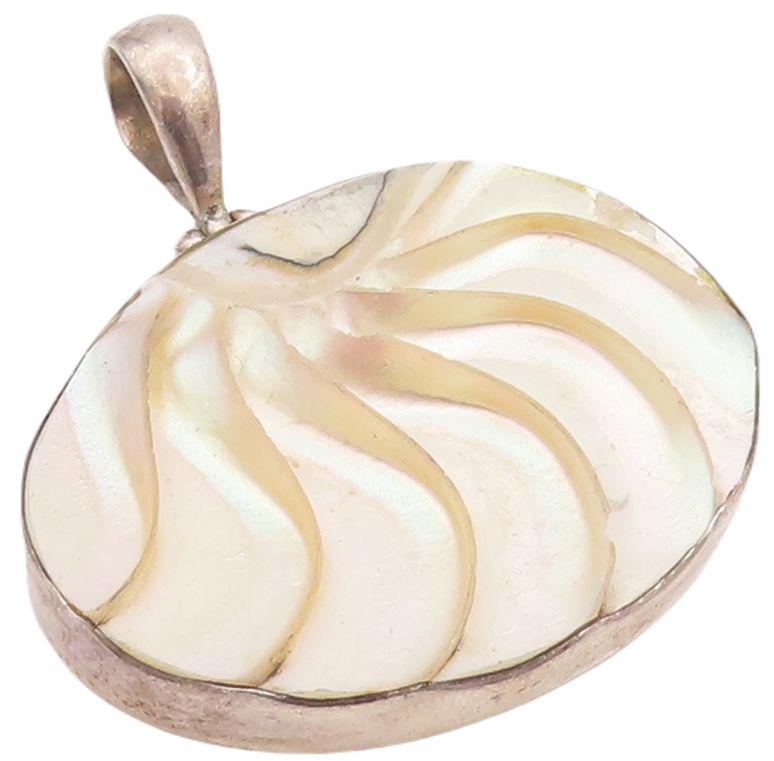 925 Sterling Silver Vintage Pendant Designer Fan Shaped Mother Of Pearls PT23339