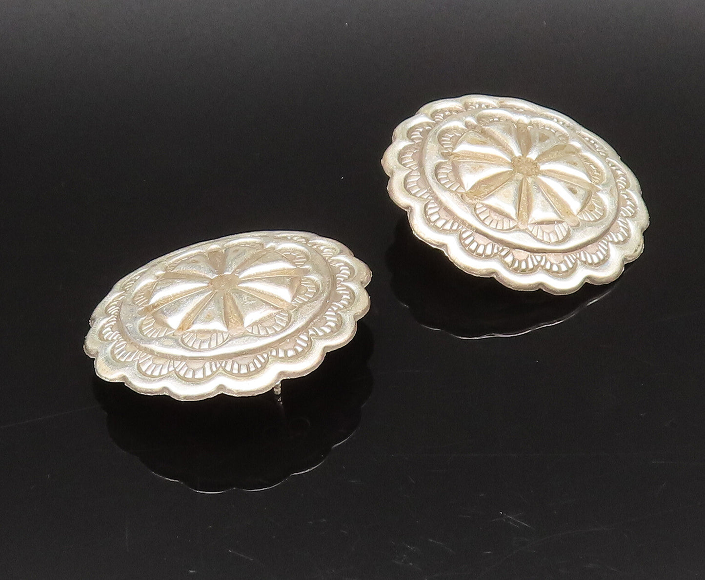 SOUTHWESTERN 925 Sterling Silver Vintage Carved Concho Floral Earrings EG12299