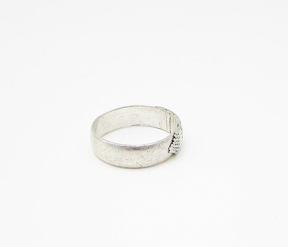 925 Sterling Silver  Vintage Pebbled Dome Band Ring Sz 7  RG2990