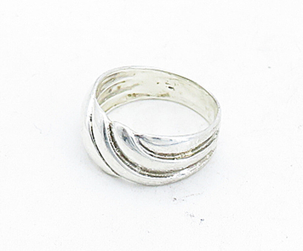 SHUBE 925 Sterling Silver  Vintage Shiny Fluted Swirl Band Ring Sz 8.5  RG4605