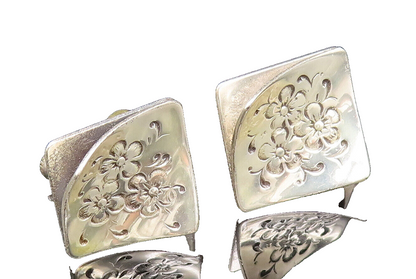 GRET BARKIN 925 Silver  Vintage Lifted Ends Floral Screw Back Earrings EG12289