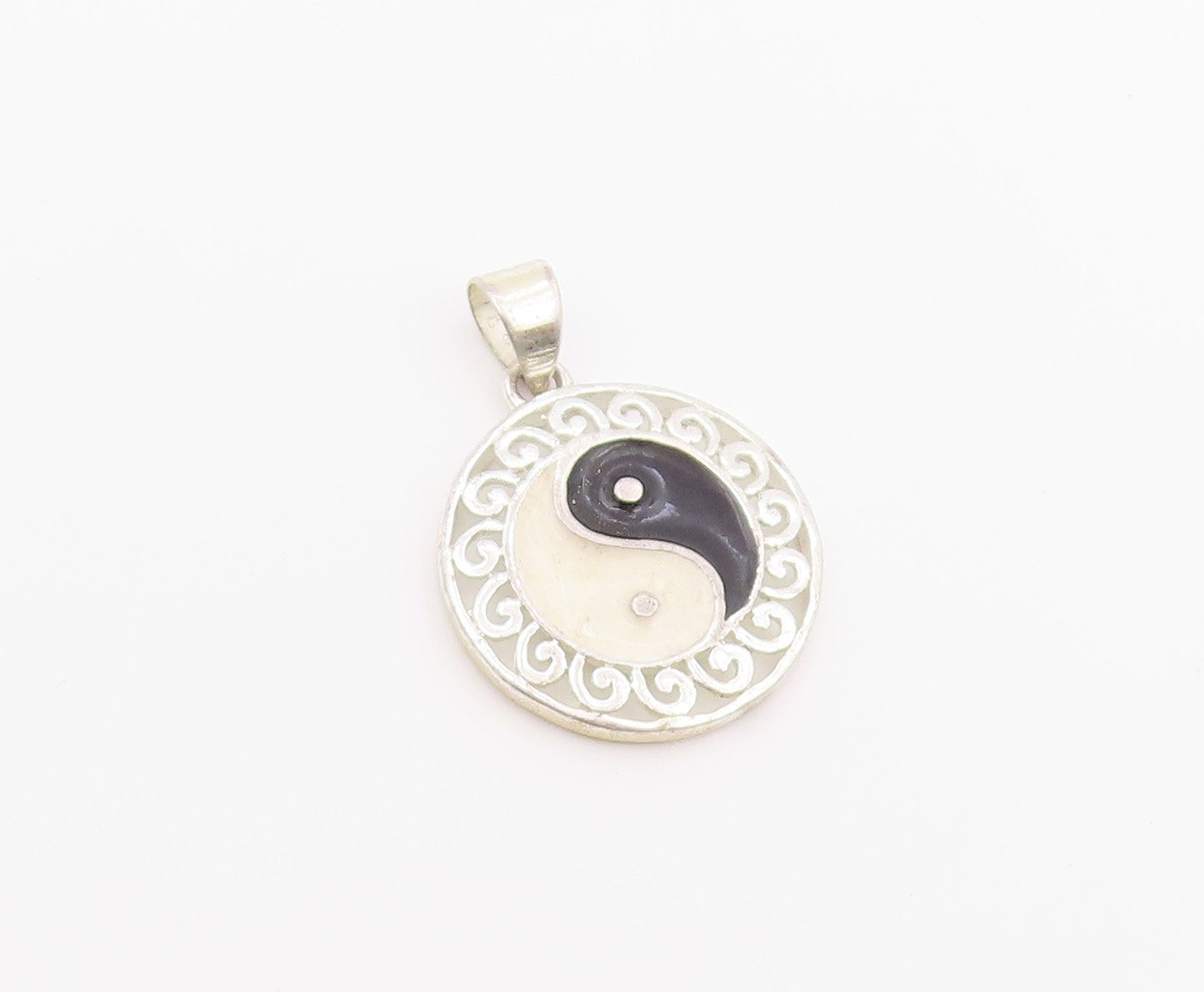 925 Sterling Silver Vintage Pendant Enameled Yin & Yang Symbol Charm  PT26379