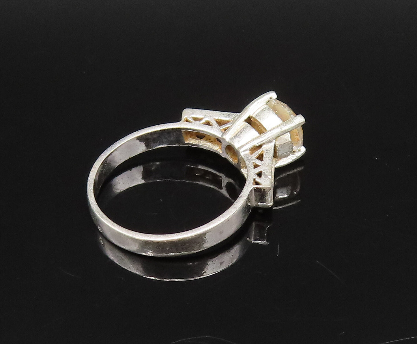 ERUOPEAN 925 Silver  Vintage Prong Set Topaz & Ribbed Sides Ring Sz 8  RG26068