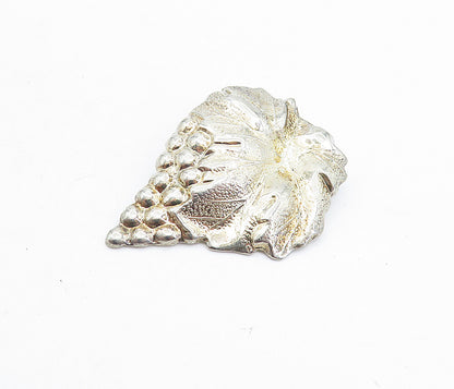 925 Sterling Silver  Vintage Grape Bunch Floral Leaf Motif Pendant  PT4562