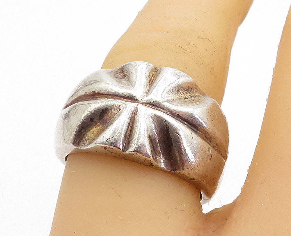 MEXICO 925 Sterling Silver Vintage Sculpted Detail Band Ring Sz 7 RG5502