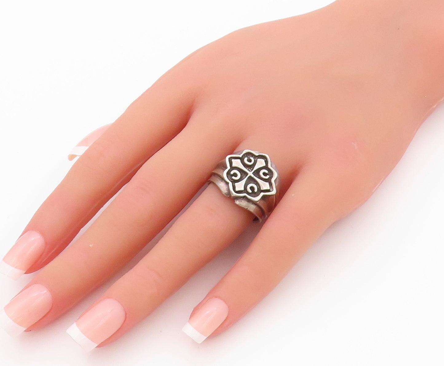 925 Sterling Silver Vintage Ring Dark Tone Large Heavy Cross  SZ 8.5  RG32253