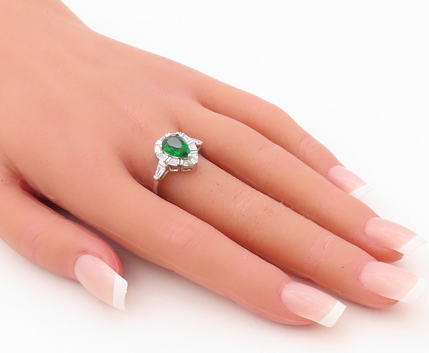 925 Sterling Silver Vintage Ring Drop Cut Green Halo White CZ Inlay Sz 7 RG30446