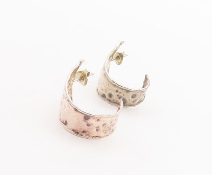925 Sterling Silver Vintage Earrings Brutalist Dent Effect J Hoop  EG13137