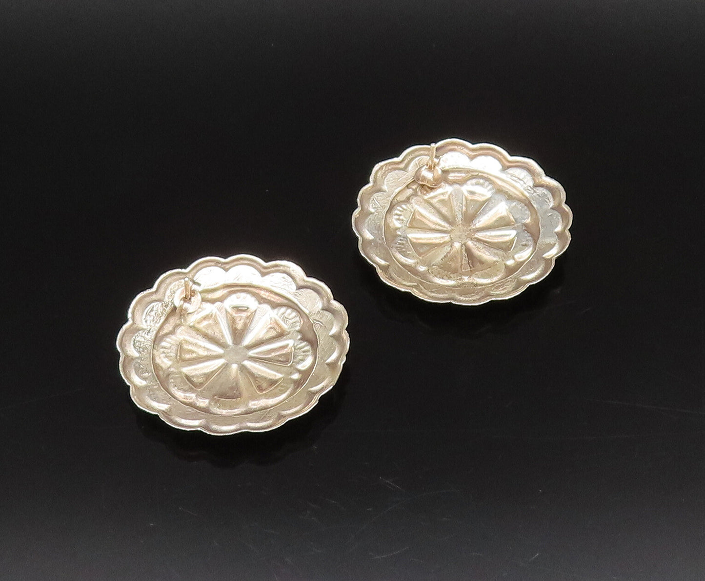 SOUTHWESTERN 925 Sterling Silver Vintage Carved Concho Floral Earrings EG12299