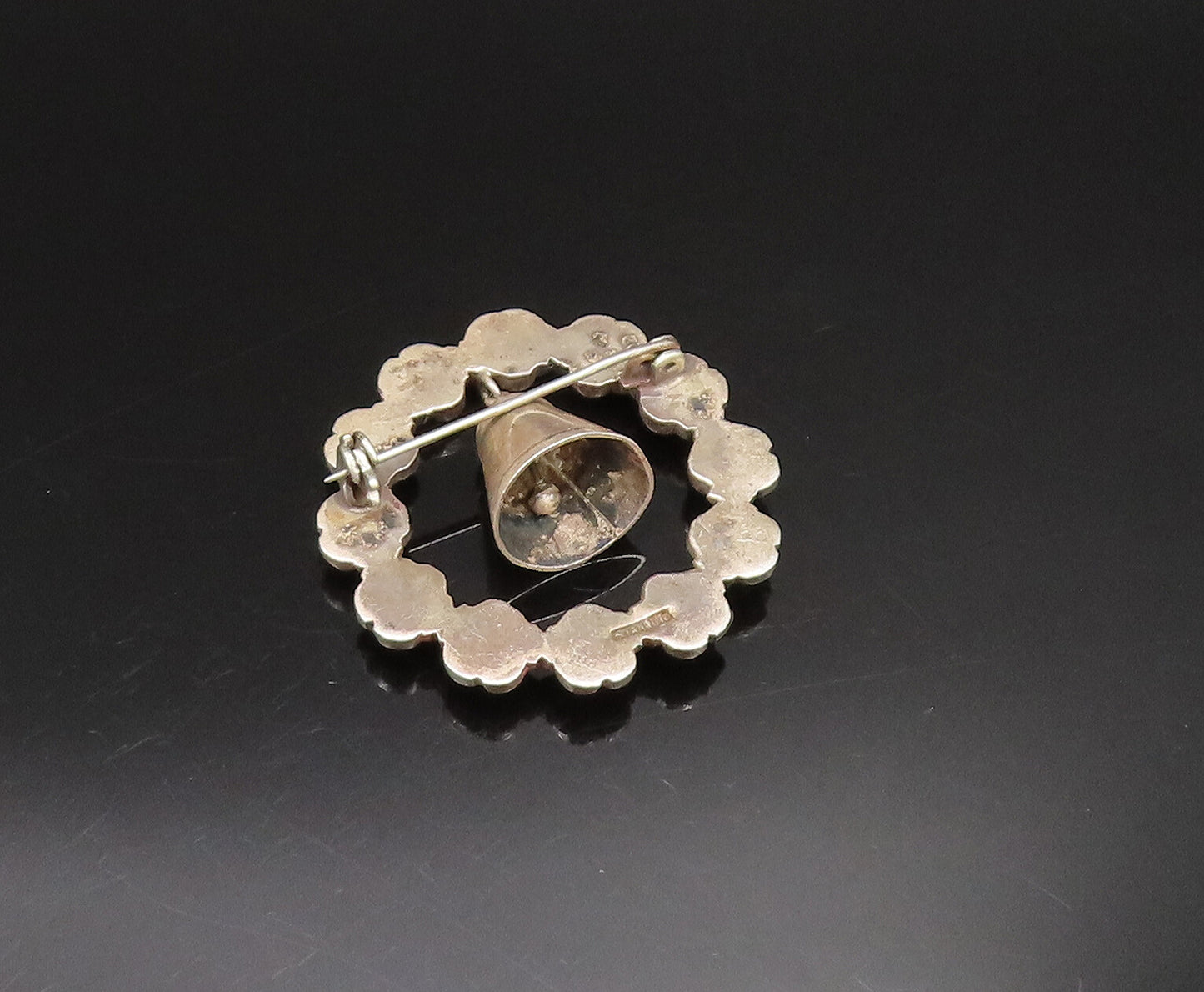 925 Silver  Vintage Antique Jingle Bell Serpentine Wreath Brooch Pin  BP9580