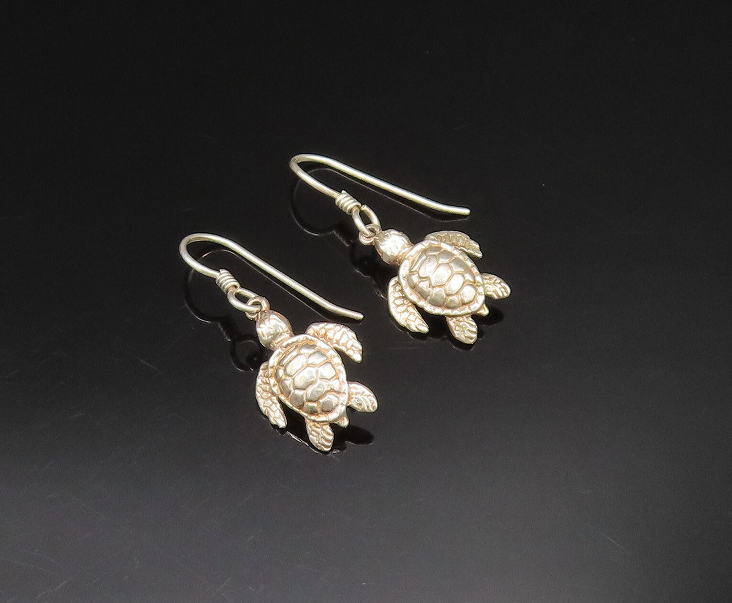 925 Sterling Silver  Vintage Sculpted Sea Turtle Dangle Earrings  EG11777