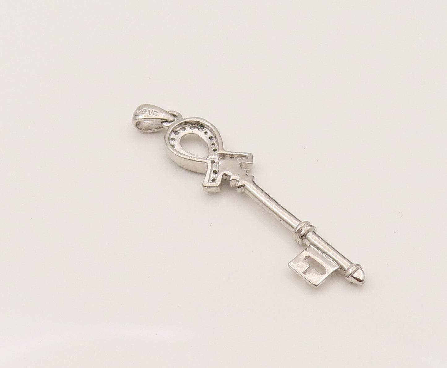 925 Silver  Vintage Sparkly Topaz Infinity Knot Missing Key Pendant  PT21956