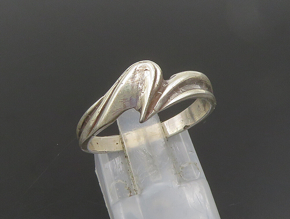 925 Sterling Silver  Vintage Fluted Wave Curved Band Ring Sz 9  RG24766