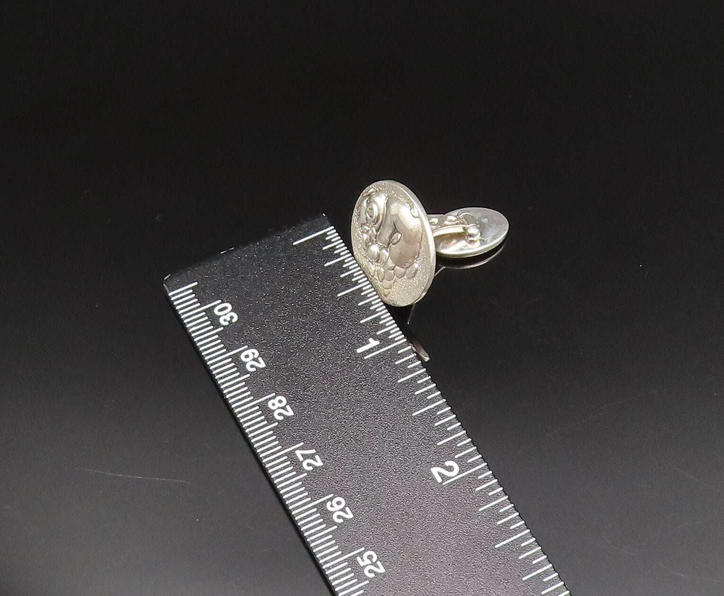 DESIGNER 925 Sterling Silver Vintage Pig Hugging Treasure Cuff Links TR3407