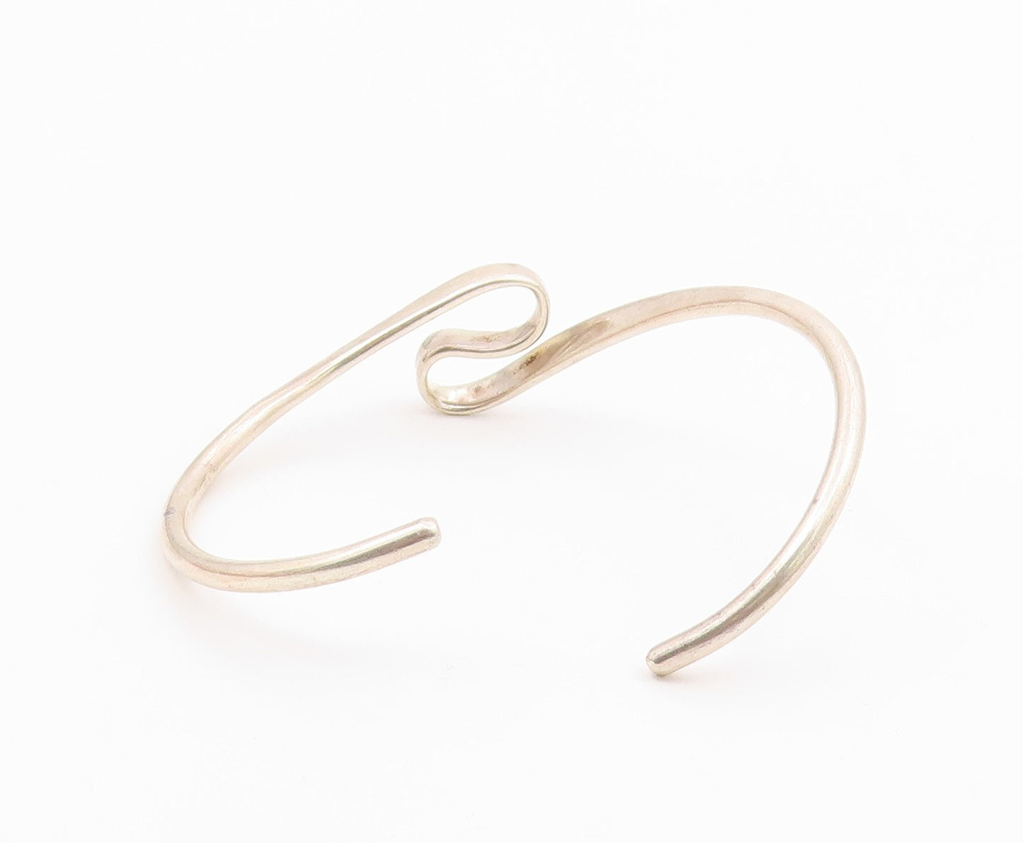 925 Sterling Silver  Vintage Shiny Swirled Detail Smooth Cuff Bracelet  BT9261