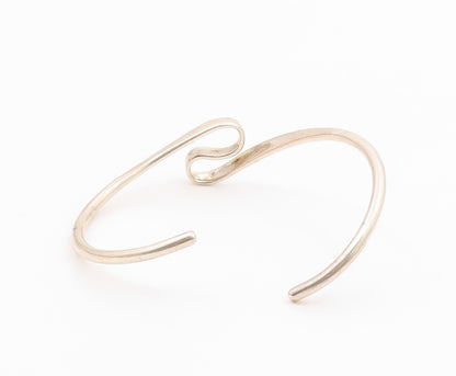 925 Sterling Silver  Vintage Shiny Swirled Detail Smooth Cuff Bracelet  BT9261